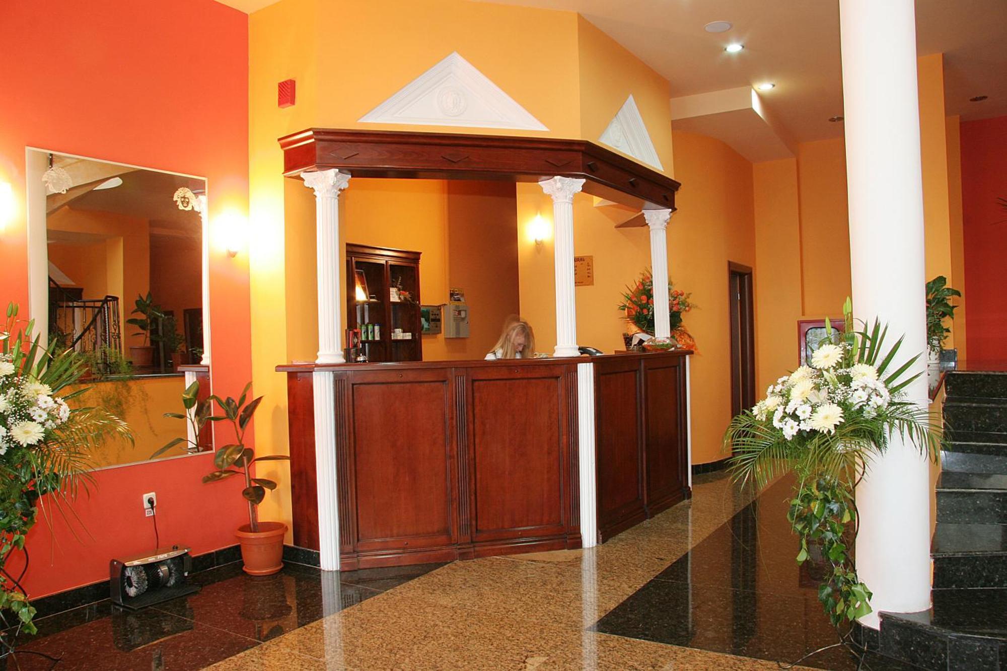 Hotel Coral Satu Mare Exterior foto