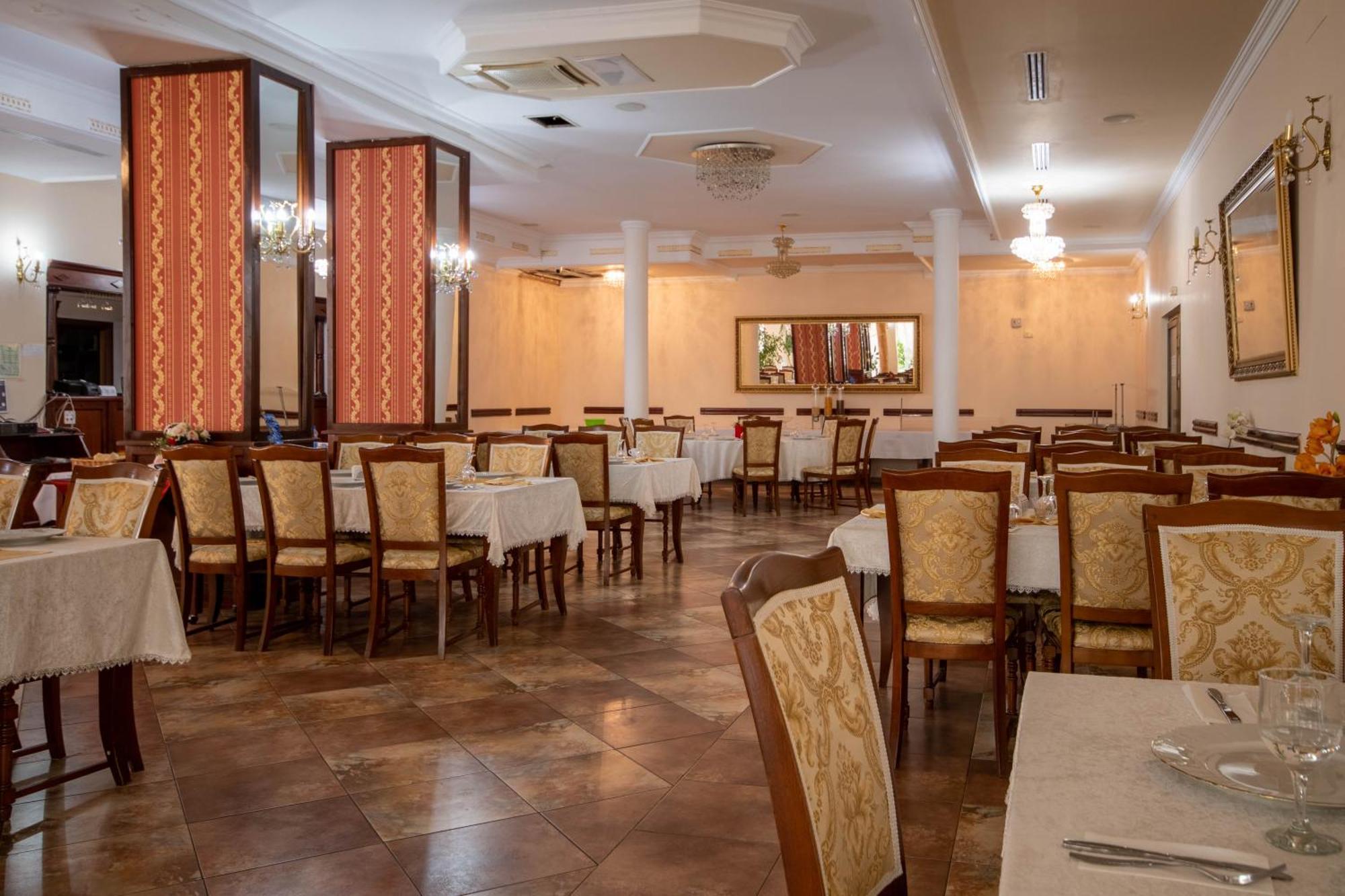Hotel Coral Satu Mare Exterior foto