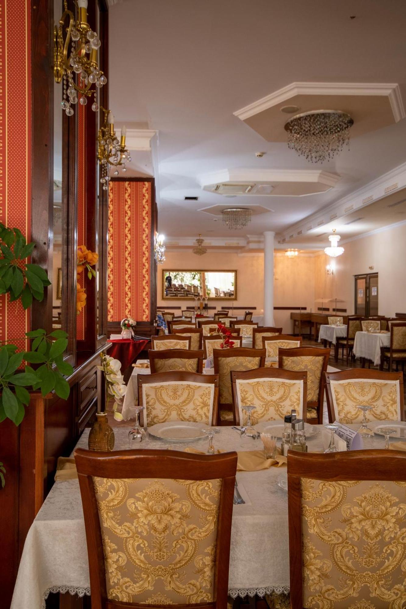Hotel Coral Satu Mare Exterior foto