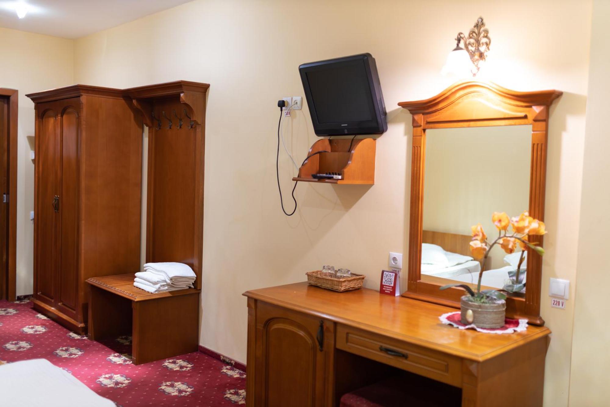 Hotel Coral Satu Mare Exterior foto