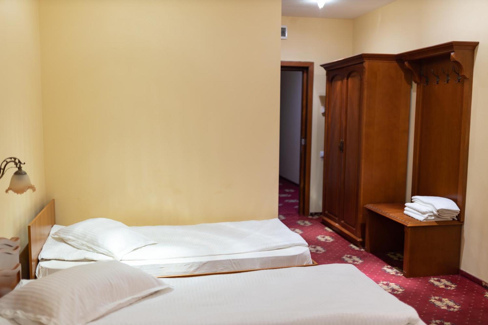 Hotel Coral Satu Mare Exterior foto